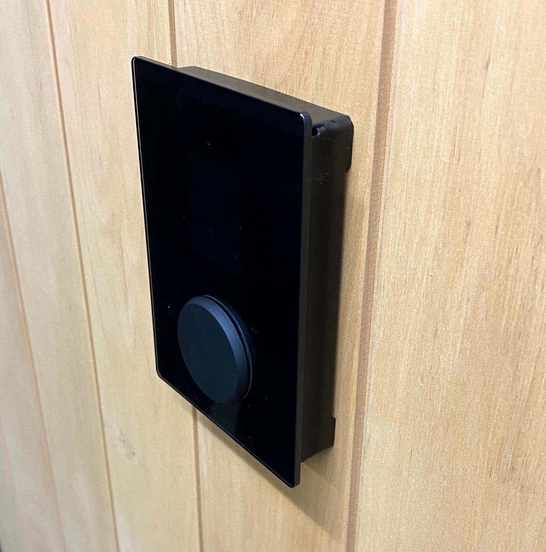 IKI UKU Ram för utanpåliggande styrenhet - Bastutillbehör